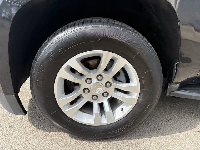 Used 2018 Chevrolet Suburban LT RWD image 13