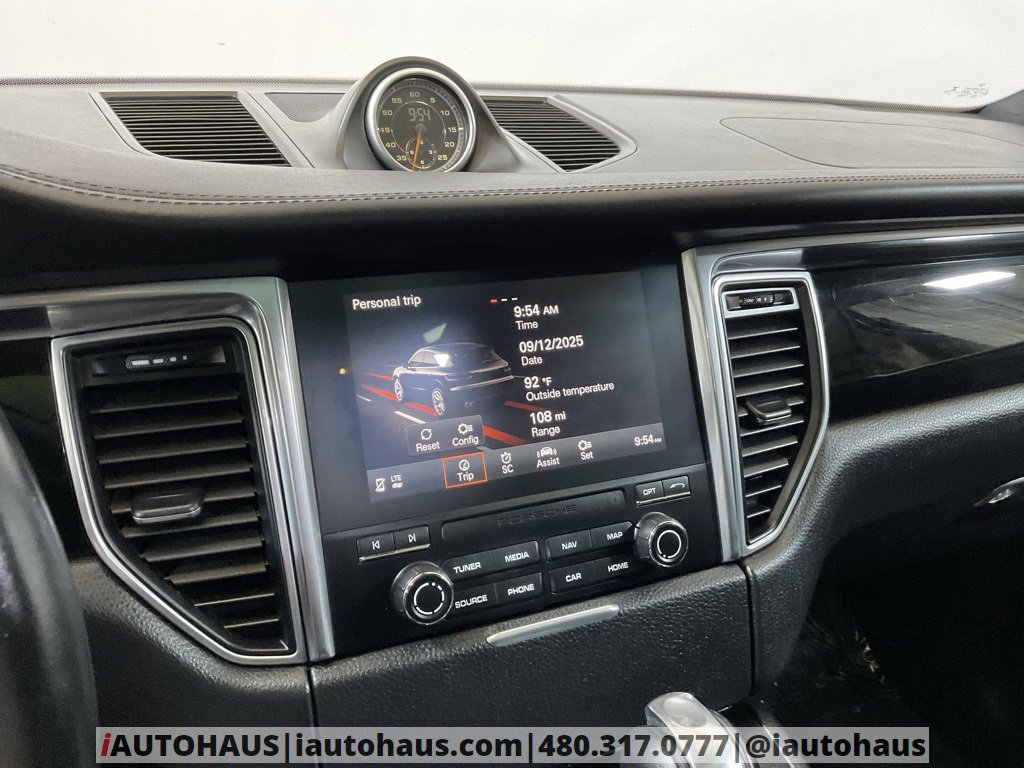 Used 2018 Porsche Macan Turbo w/ Premium Package Plus image 31