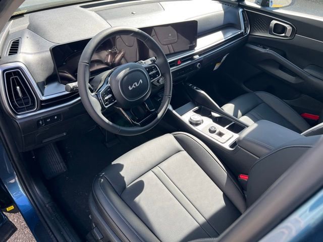 Used 2025 Kia Sorento EX w/ EX Panoramic Sunroof Package image 13