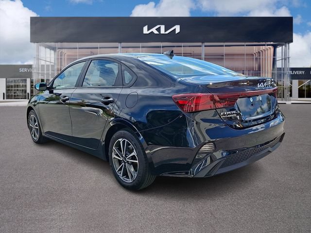 Used 2024 Kia Forte LXS w/ LXS Technology Package FWD image 4