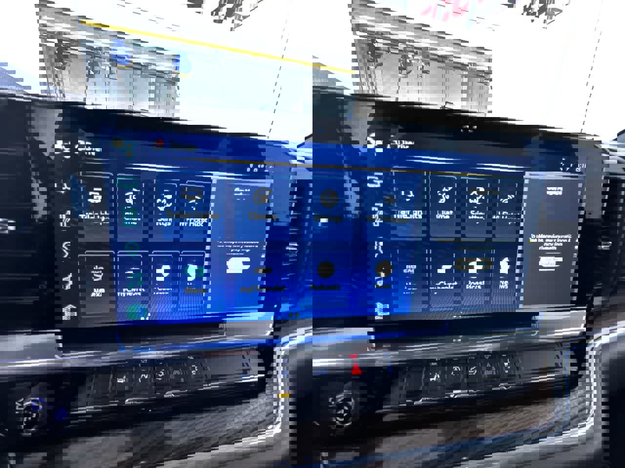 Used 2022 Chevrolet Silverado 1500 LT image 22