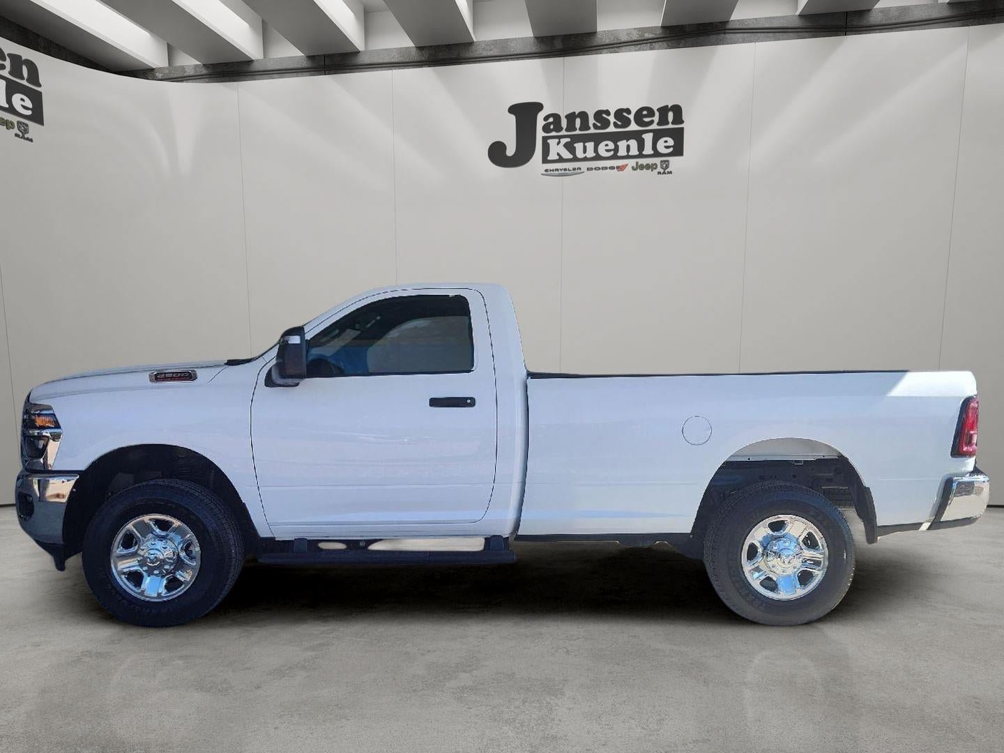 Used 2025 RAM 2500 Tradesman AWD/4WD image 1