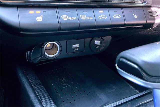 Used 2021 Hyundai Elantra SEL w/ Convenience Package image 24