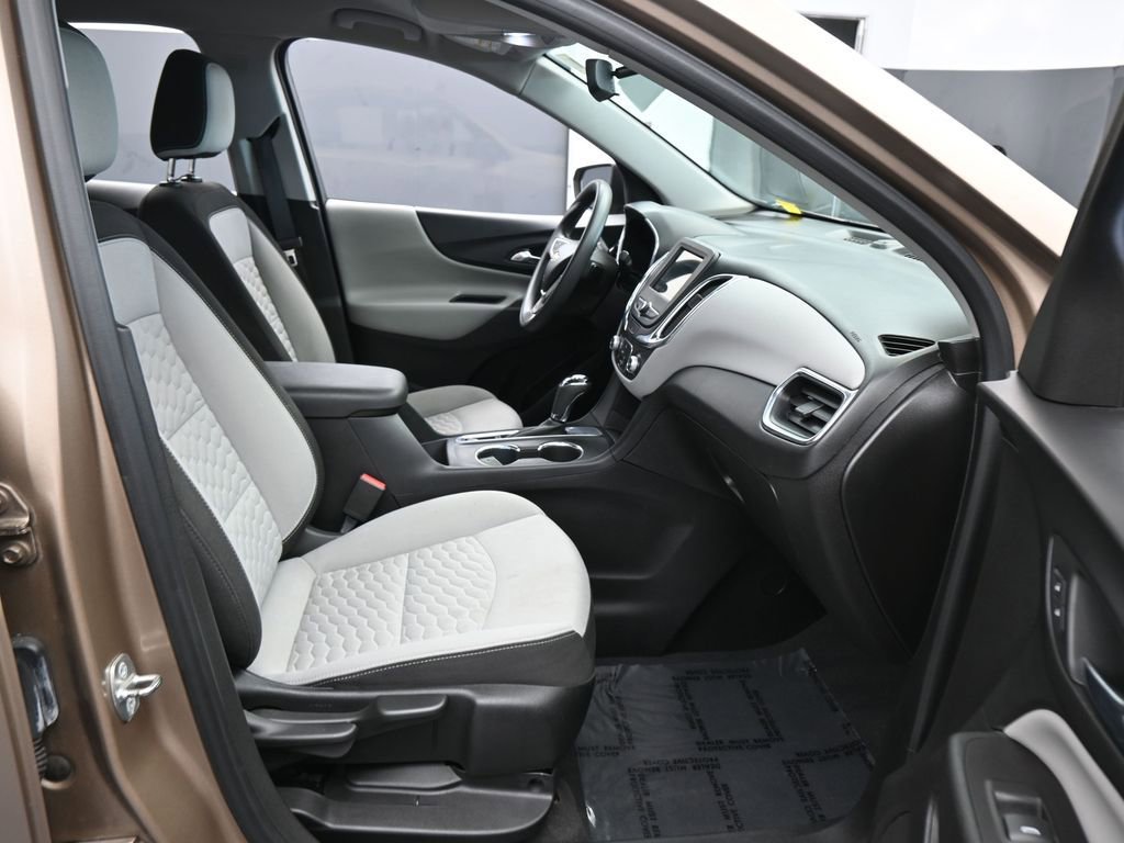 Used 2019 Chevrolet Equinox LS image 36