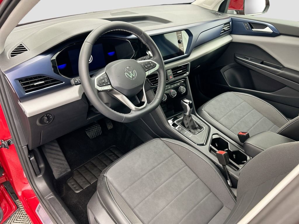 Certified 2023 Volkswagen Taos SE w/ Panoramic Sunroof Package image 9