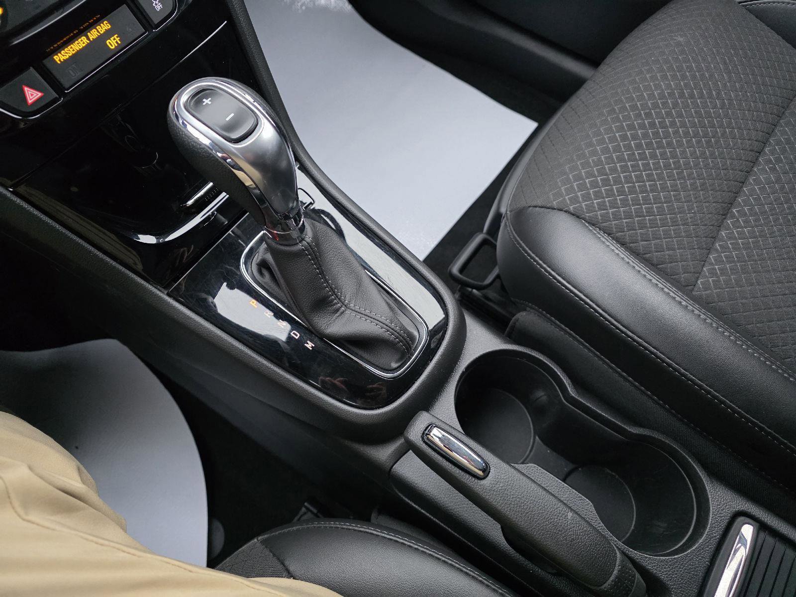 Used 2021 Buick Encore Preferred w/ Safety Package image 17