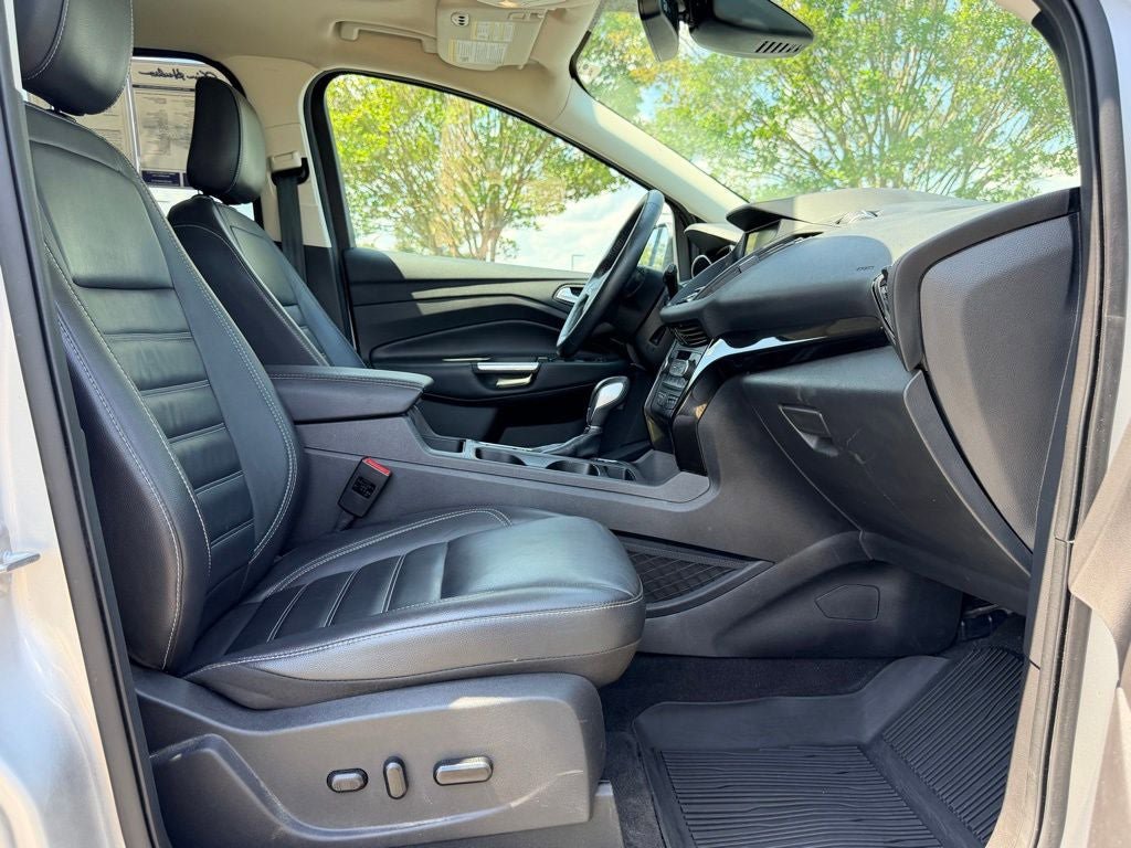 Used 2019 Ford Escape Titanium AWD/4WD image 10