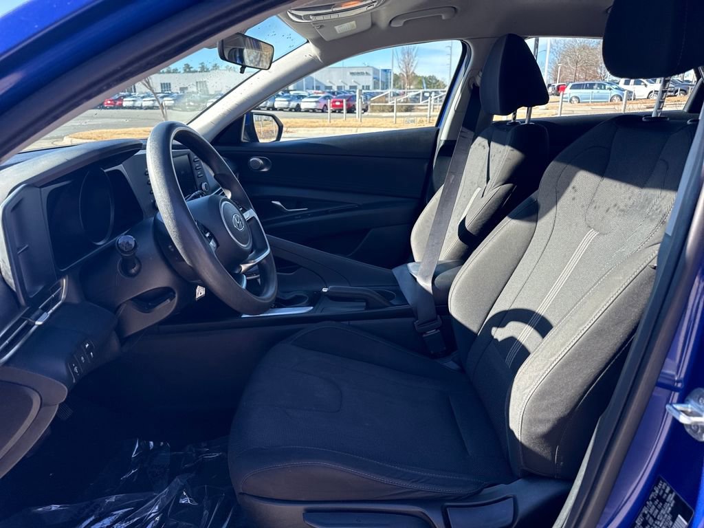 Used 2021 Hyundai Elantra SE image 13