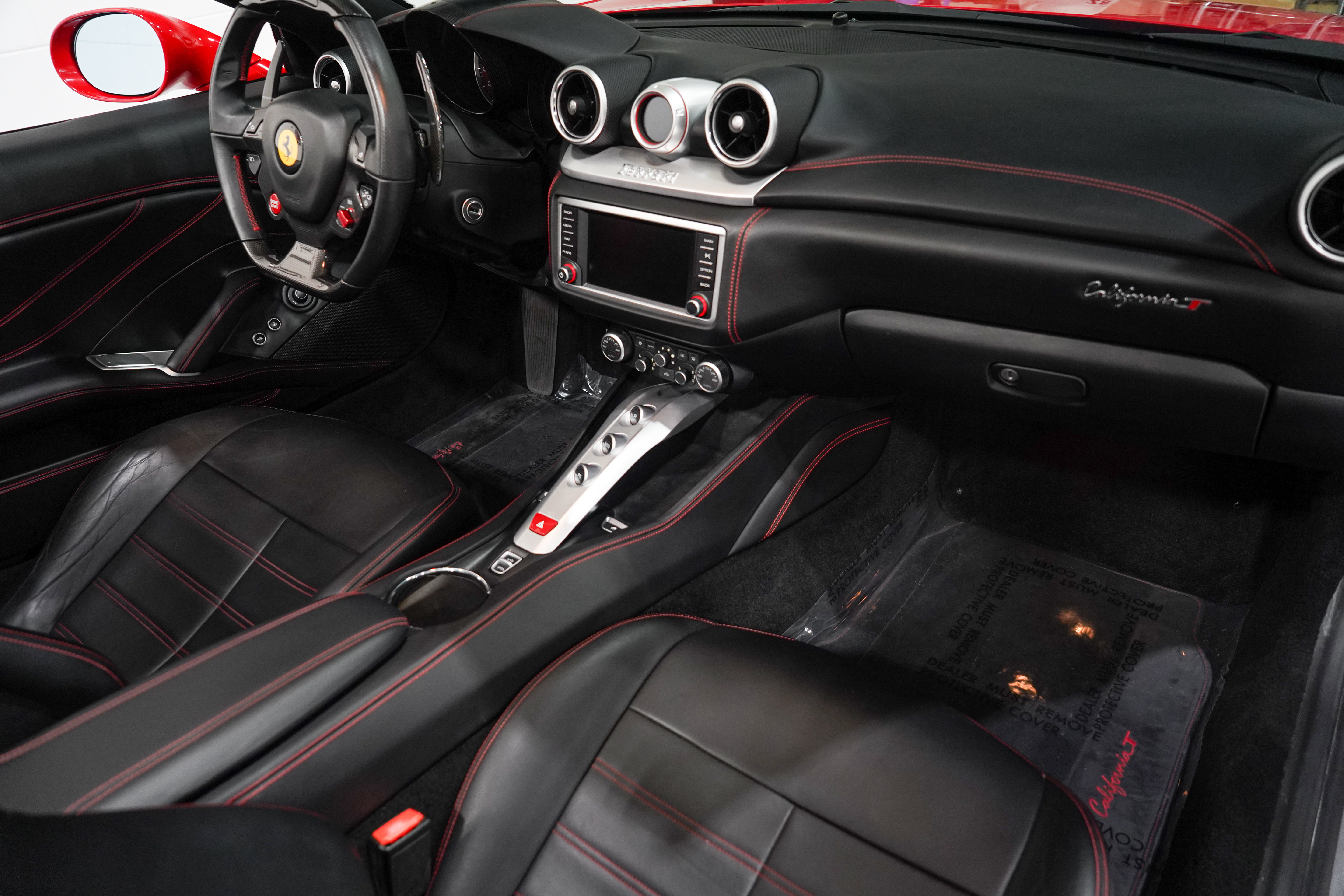 Used 2017 Ferrari California T RWD image 17