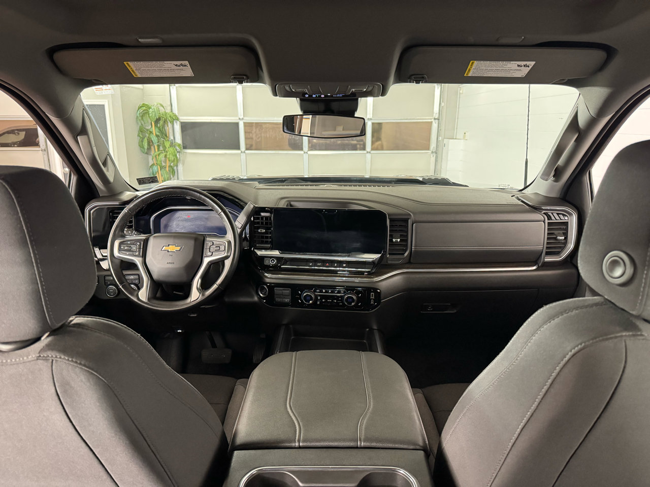 Used 2024 Chevrolet Silverado 2500 LT w/ Convenience Package image 29