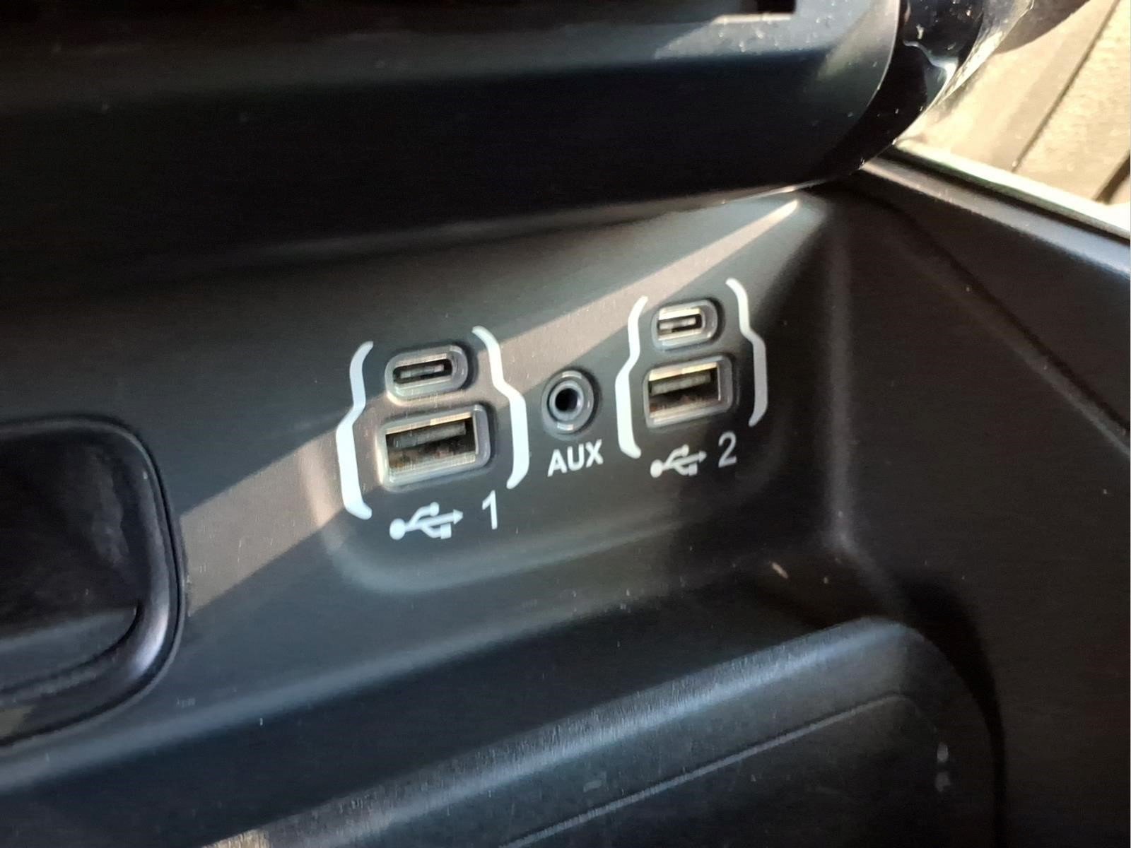 Used 2020 RAM 1500 Laramie AWD/4WD image 12