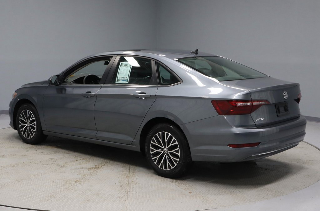 Used 2021 Volkswagen Jetta SE w/ SE Cold Weather Package image 8