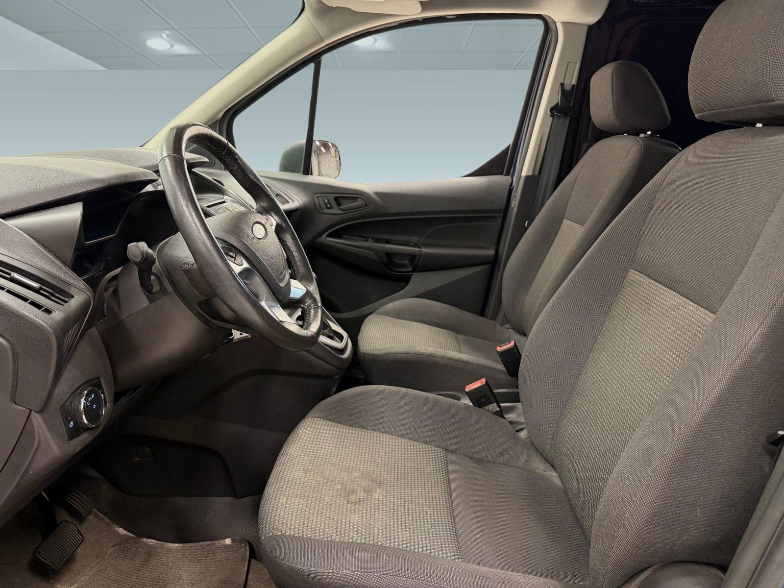 Used 2018 Ford Transit Connect XL FWD image 4