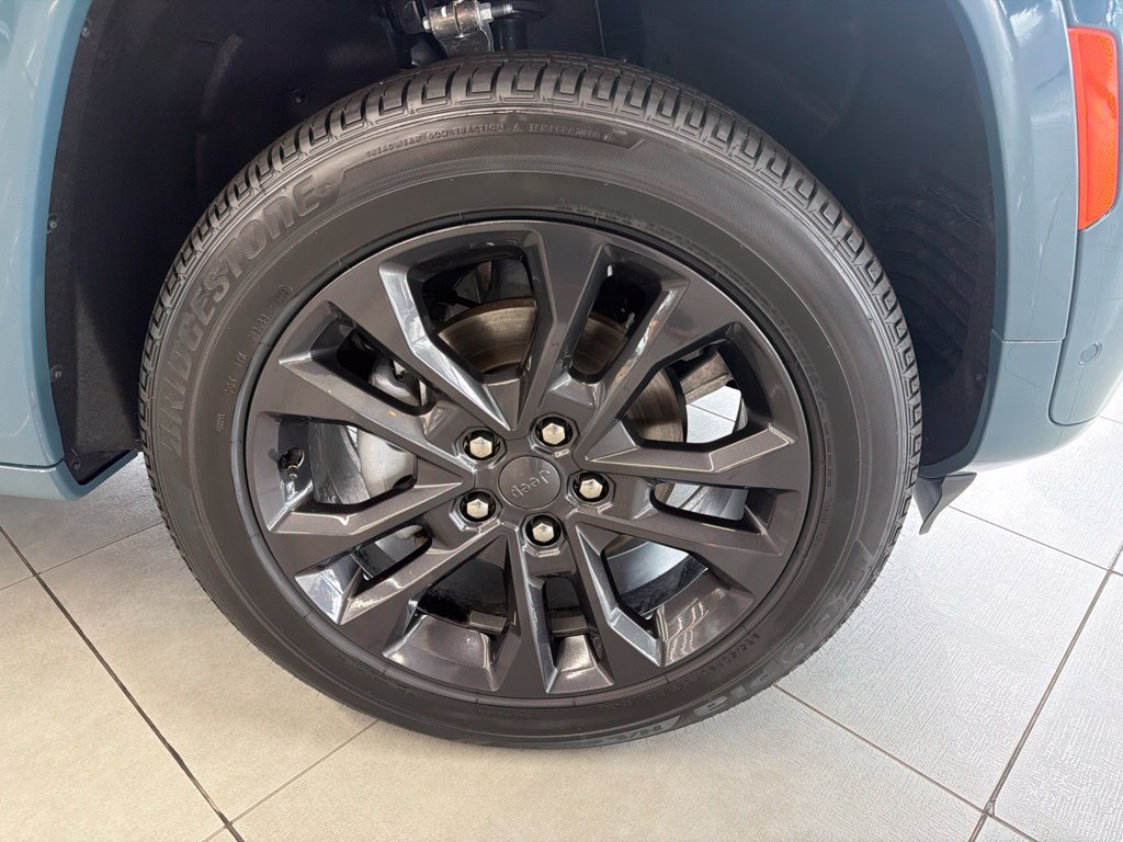 New 2026 Jeep Grand Cherokee Limited AWD/4WD image 13