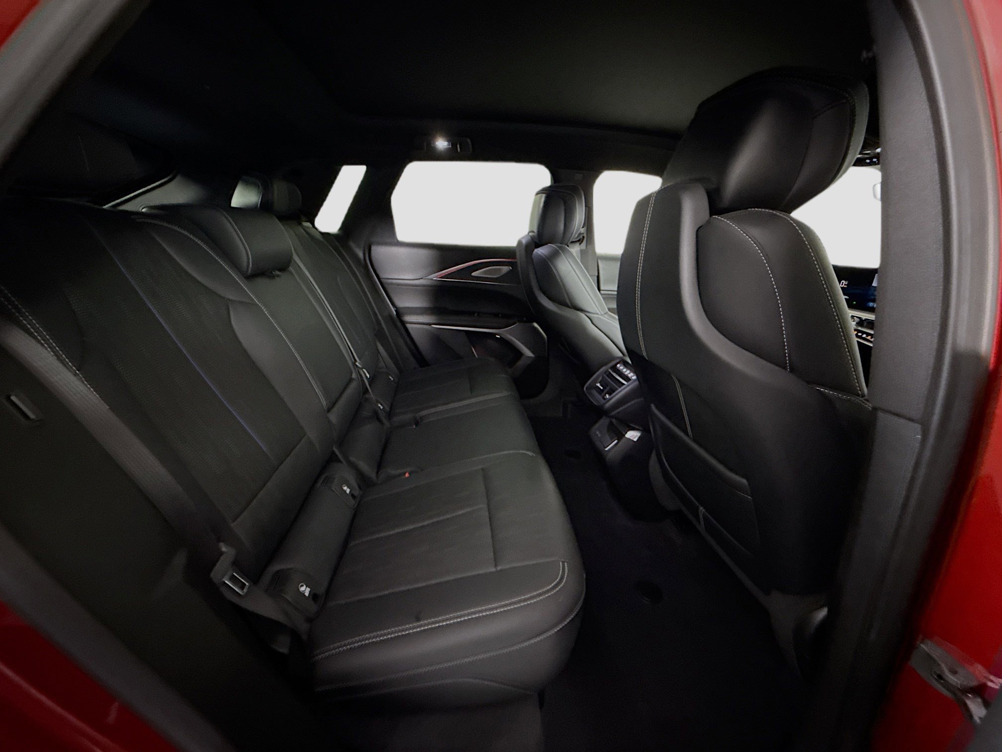 Used 2024 Cadillac Lyriq Luxury w/ LPO, Floor Liner Package AWD/4WD image 27