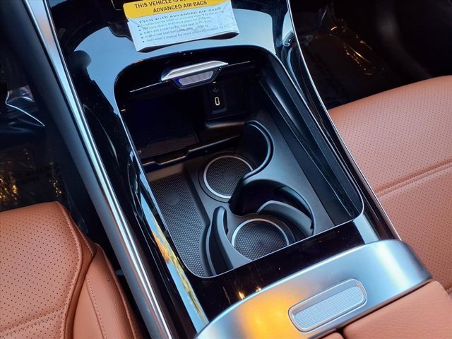 Used 2025 Mercedes-Benz GLC 300 image 7