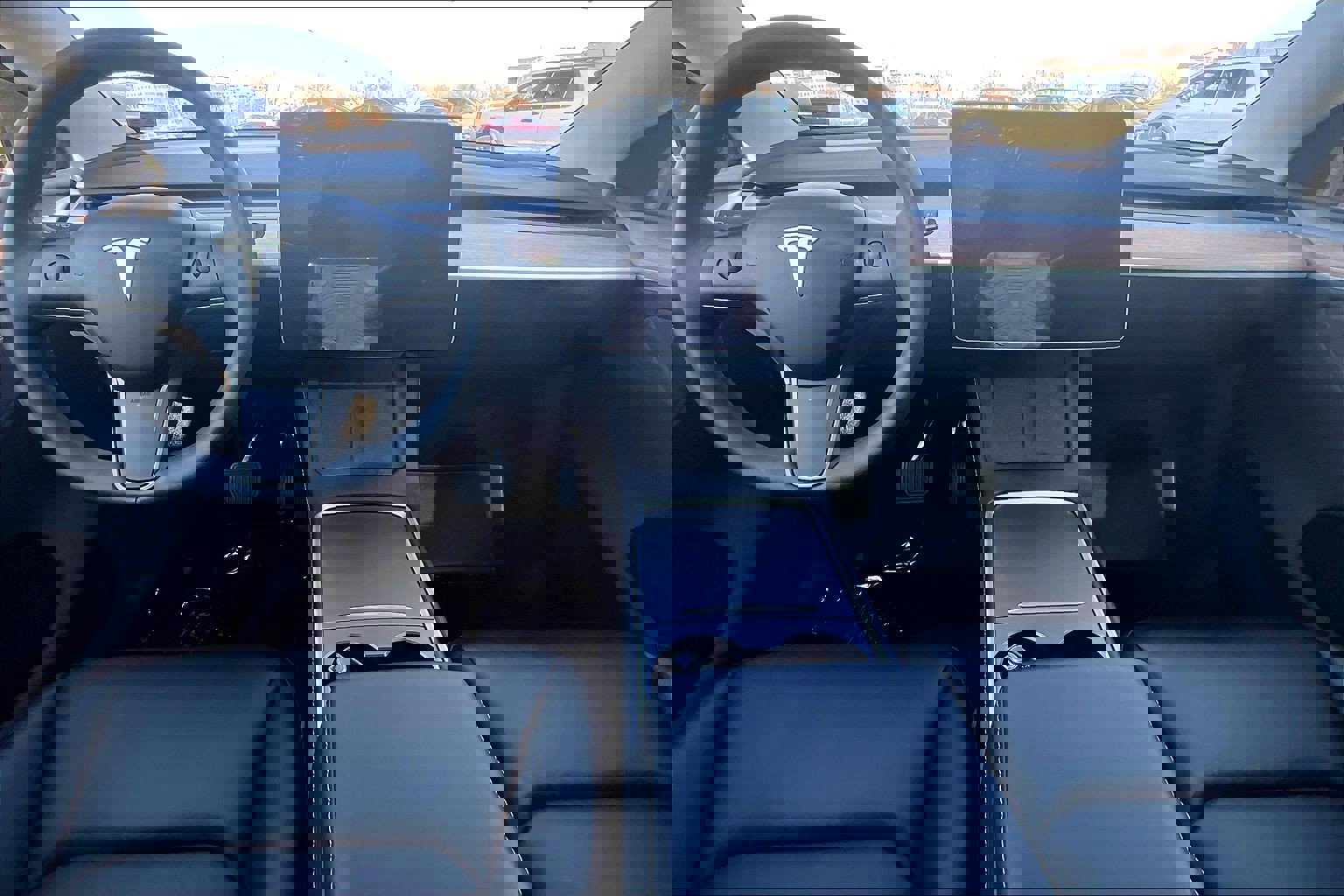 Used 2023 Tesla Model Y Long Range image 14