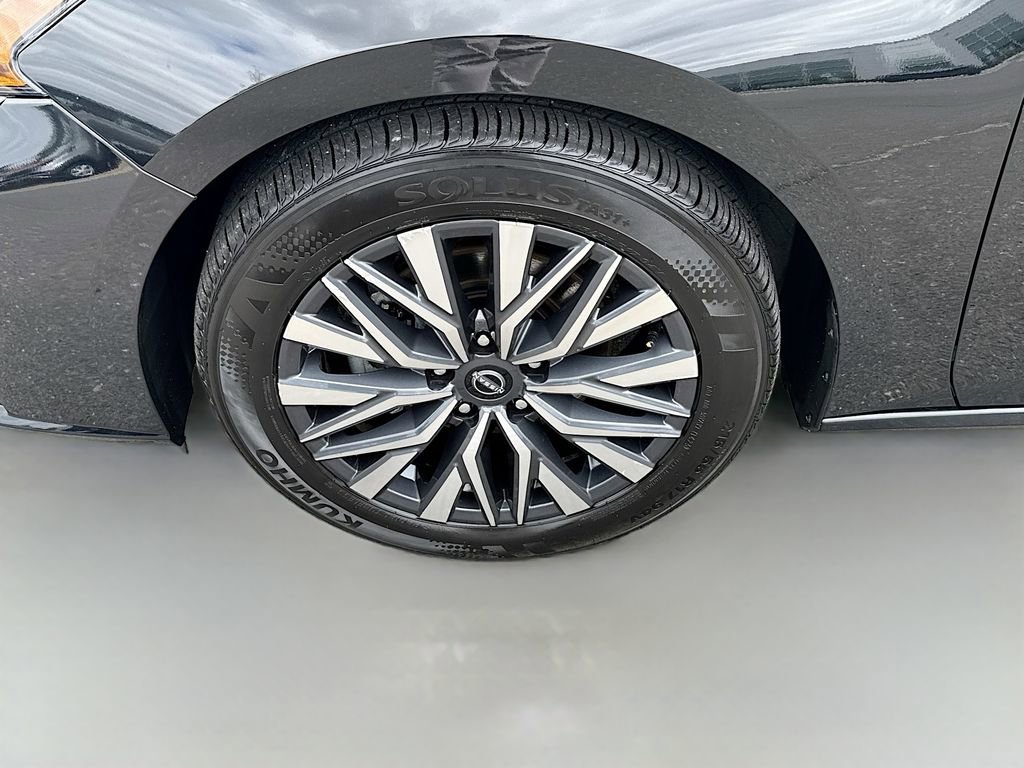 Used 2025 Nissan Altima 2.5 SV image 29