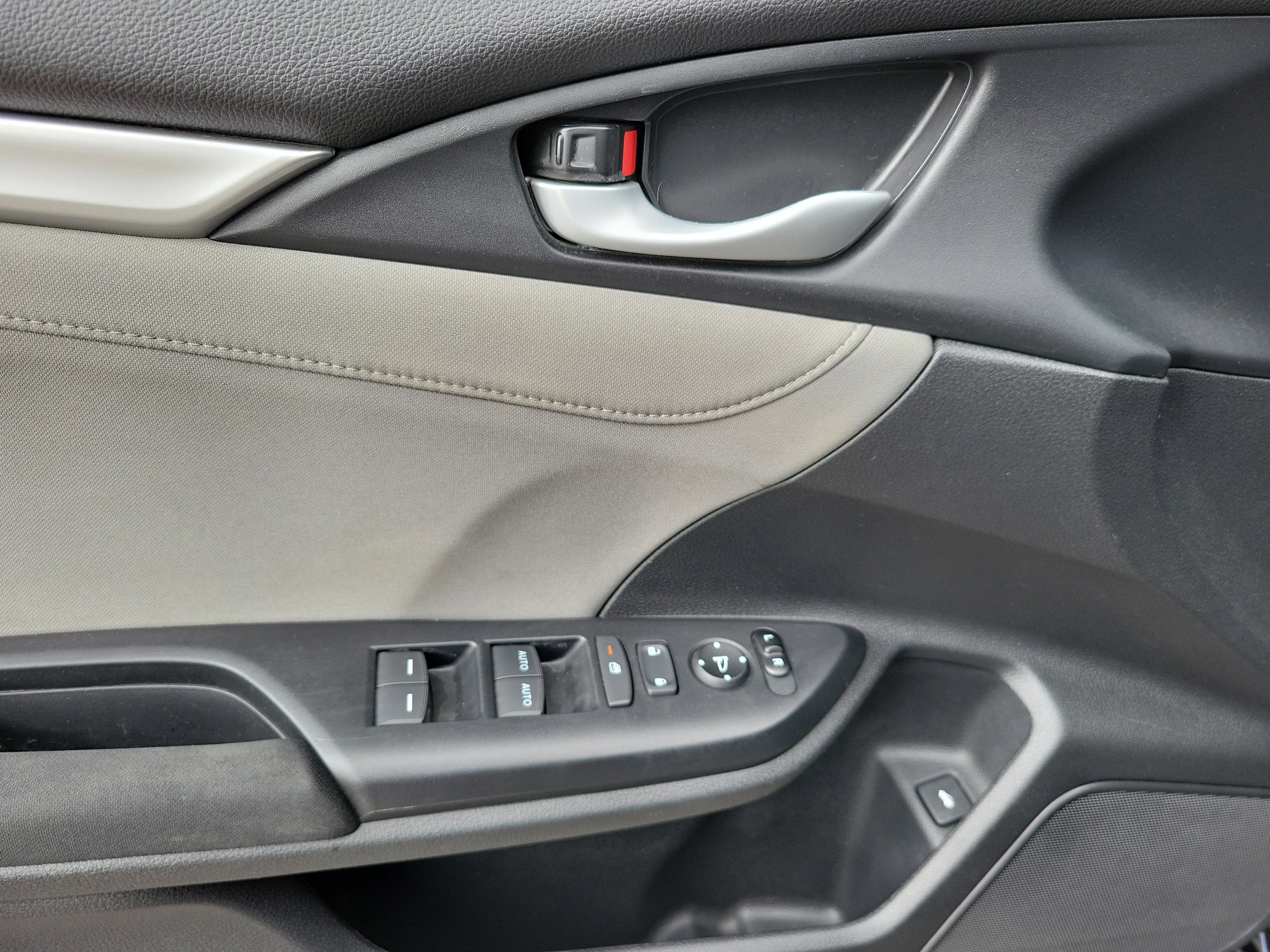 Used 2019 Honda Civic EX image 17