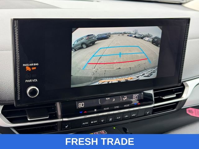 Used 2025 Toyota Sienna XLE image 32