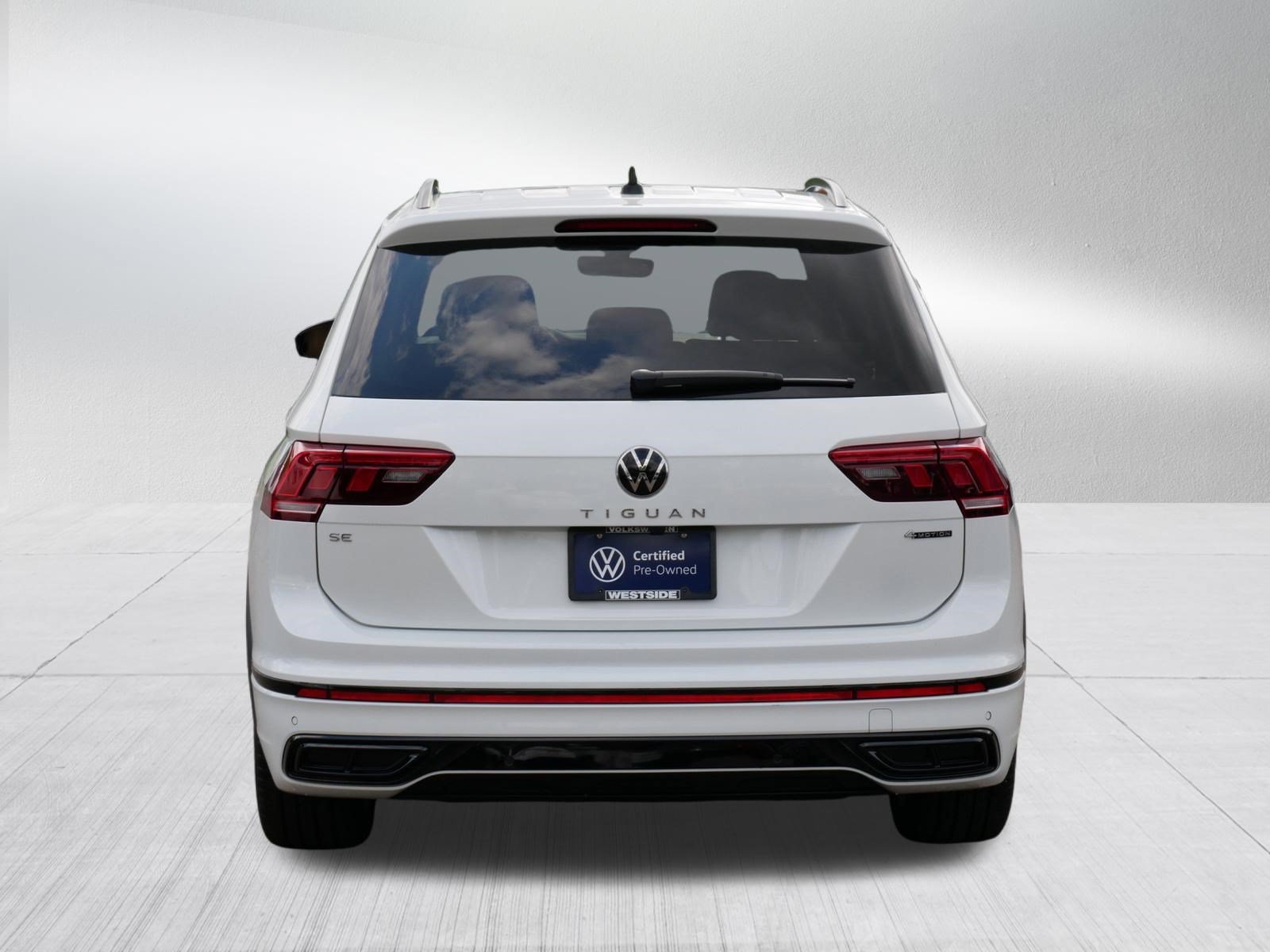 Used 2024 Volkswagen Tiguan SE R-Line AWD/4WD image 6