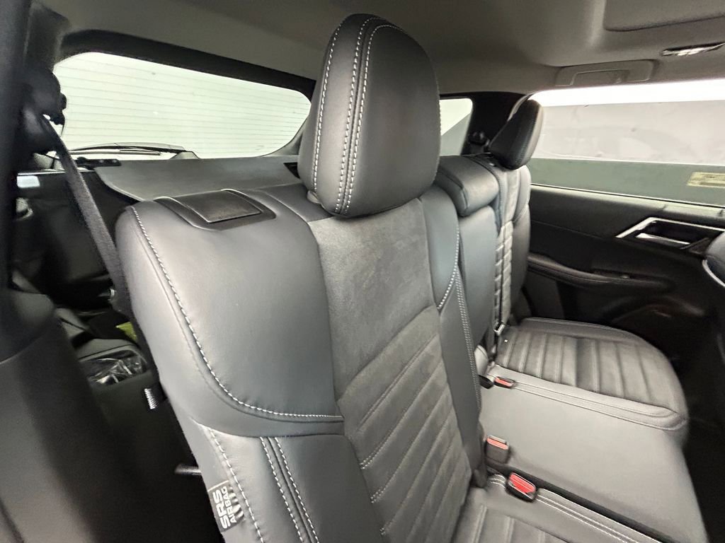 New 2026 Mitsubishi Outlander SE FWD image 38