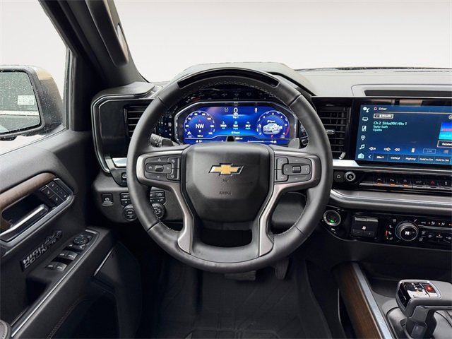 Used 2025 Chevrolet Silverado 1500 High Country image 12