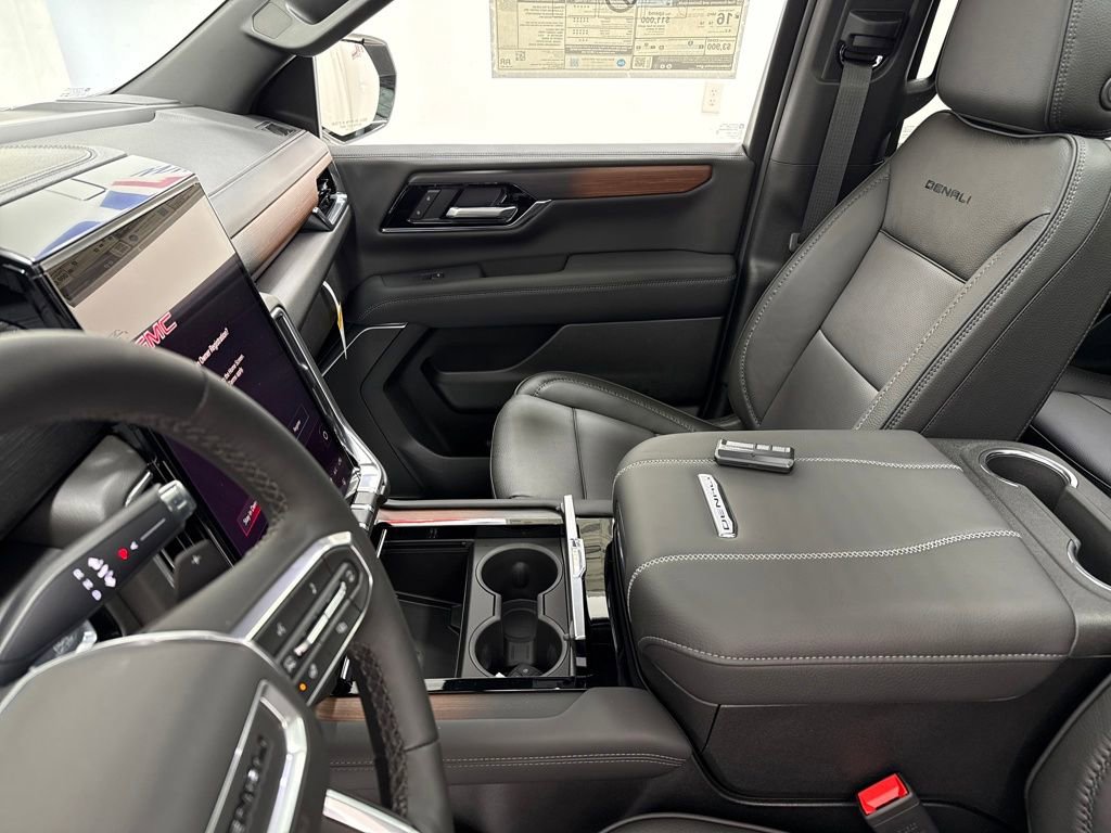 New 2026 GMC Yukon XL Denali w/ Sun & Power Step Package image 31