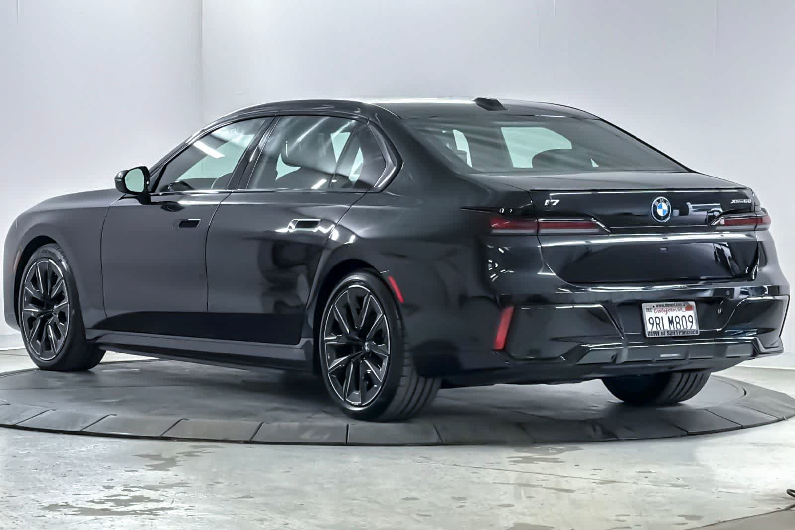 Used 2025 BMW i7 xDrive60 AWD/4WD image 6