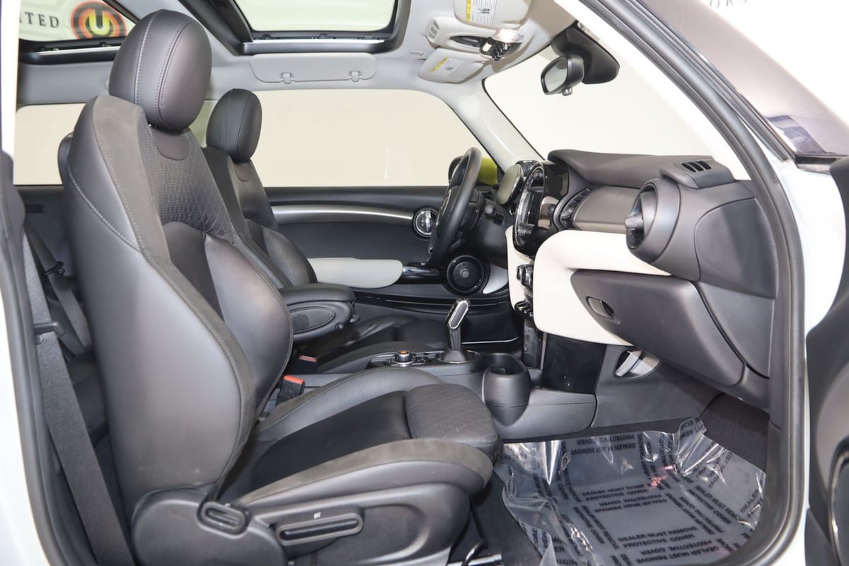 Used 2021 MINI Cooper SE w/ 6.5" Touchscreen Package FWD image 14