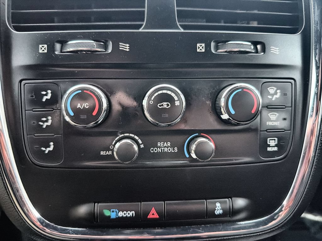 Used 2016 Dodge Grand Caravan SE FWD image 16