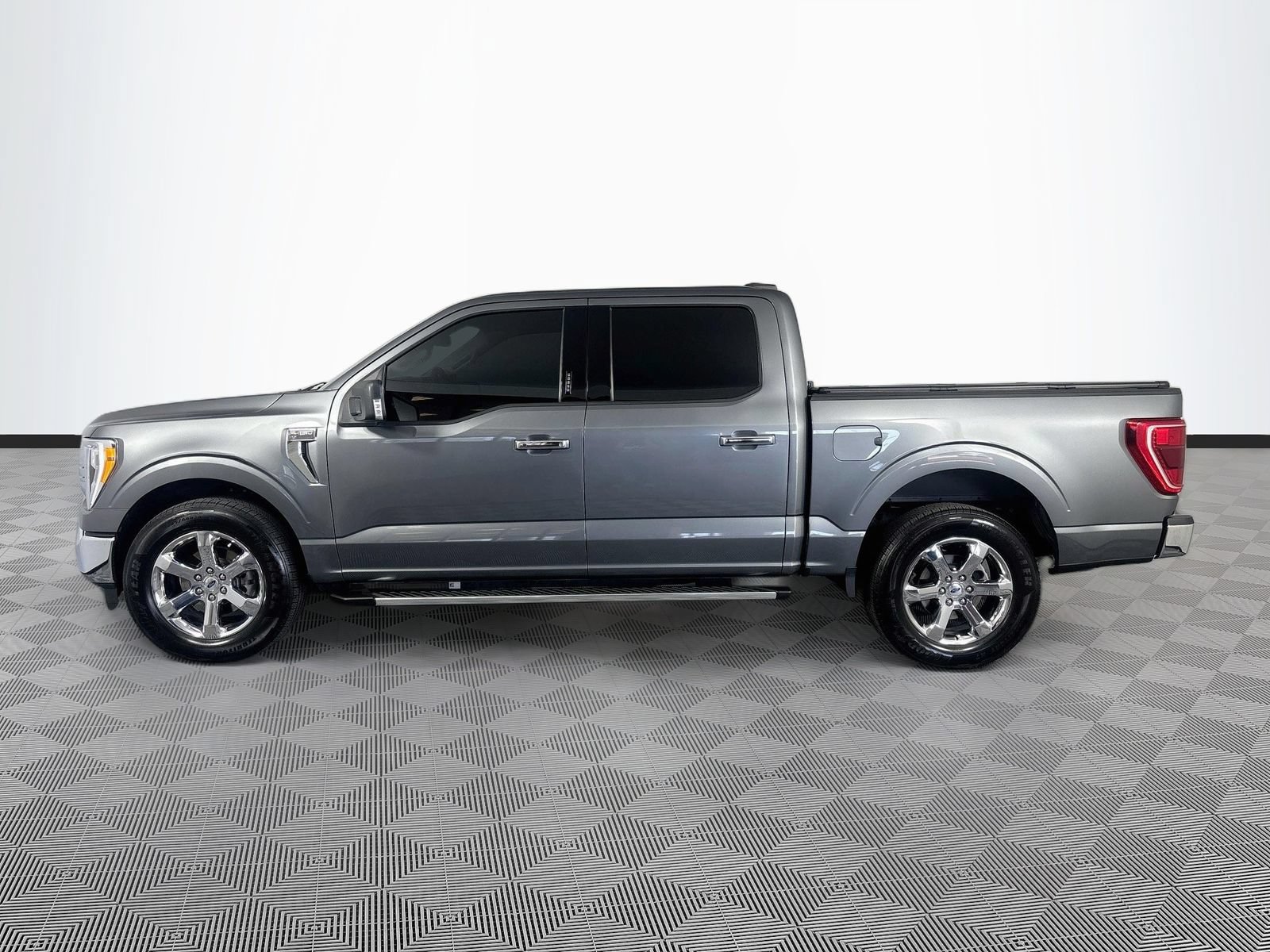 Used 2023 Ford F150 XLT w/ Equipment Group 302A High RWD image 4