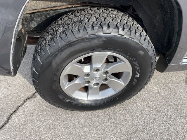 Used 2010 Toyota 4Runner SR5 image 17