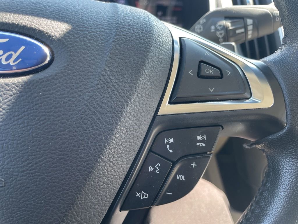 Used 2017 Ford Edge Titanium w/ Technology Package AWD/4WD image 19