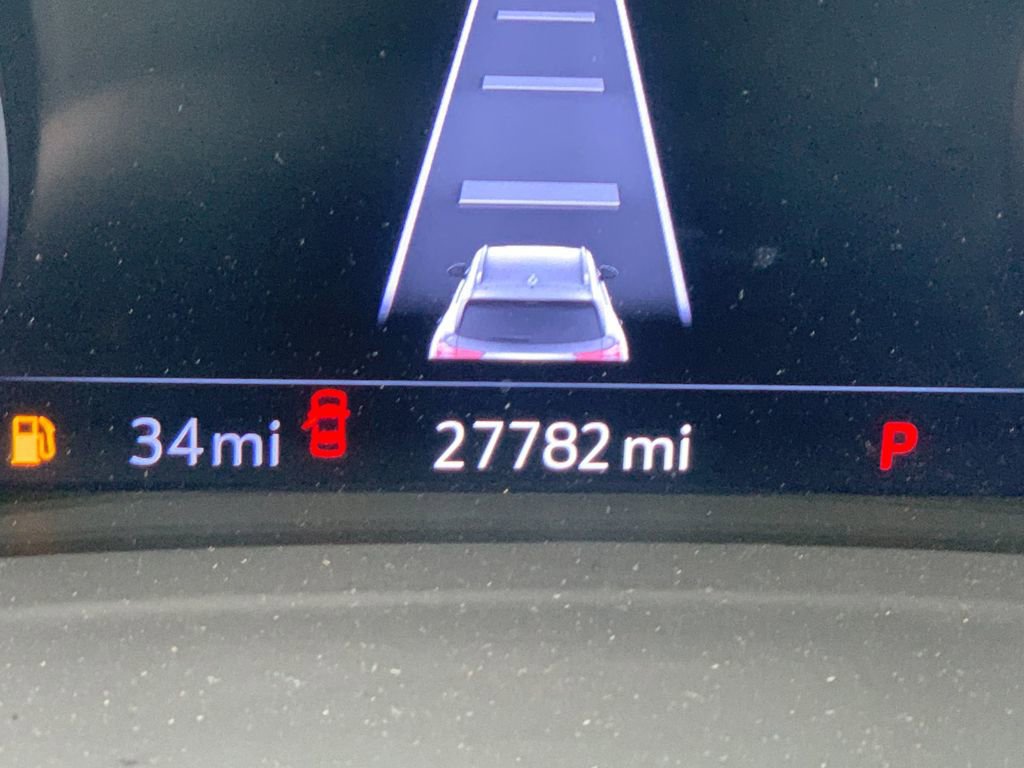 Used 2023 Buick Envision Avenir image 30