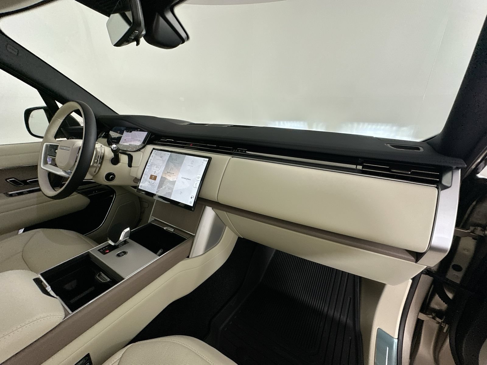 New 2026 Land Rover Range Rover Long Wheelbase SE AWD/4WD image 45