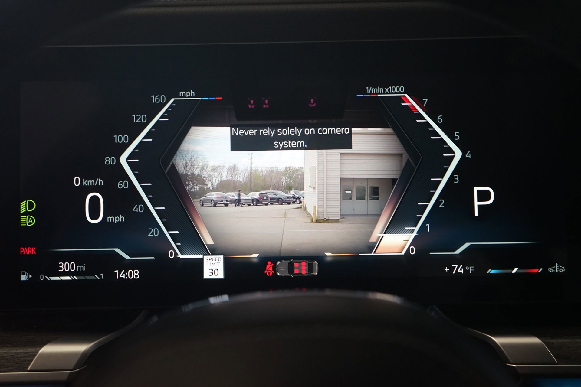 Used 2023 BMW 740i image 13