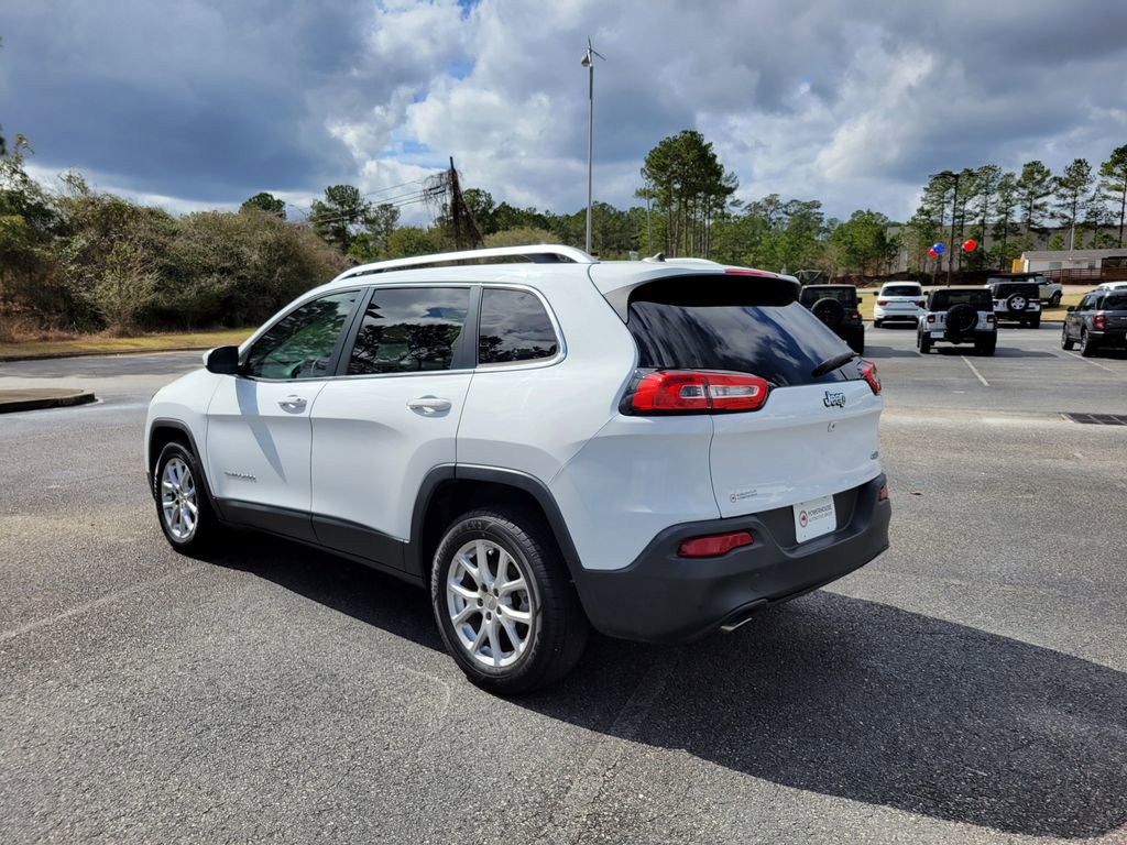 Used 2018 Jeep Cherokee Latitude image 4