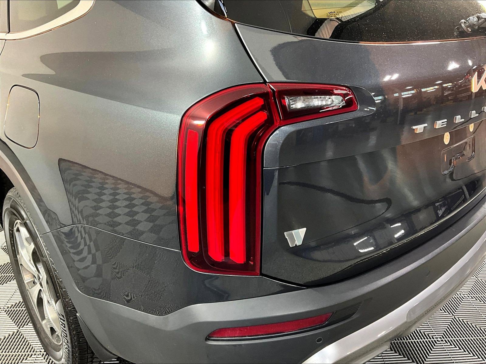 Used 2022 Kia Telluride EX FWD image 21