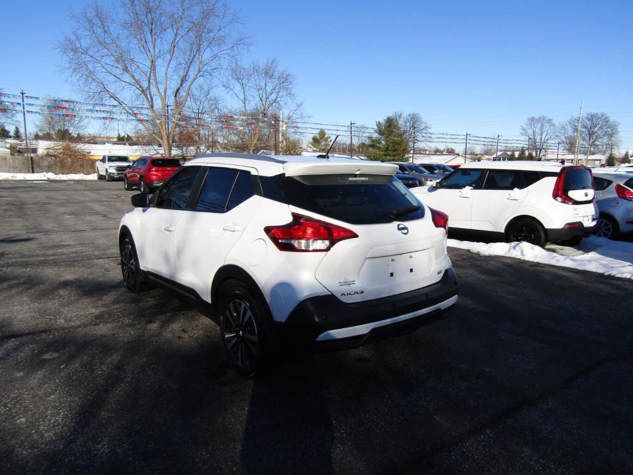 Used 2020 Nissan Kicks SR image 5