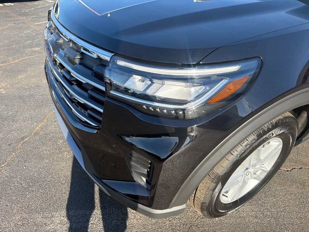 Certified 2025 Ford Explorer Active AWD/4WD image 16
