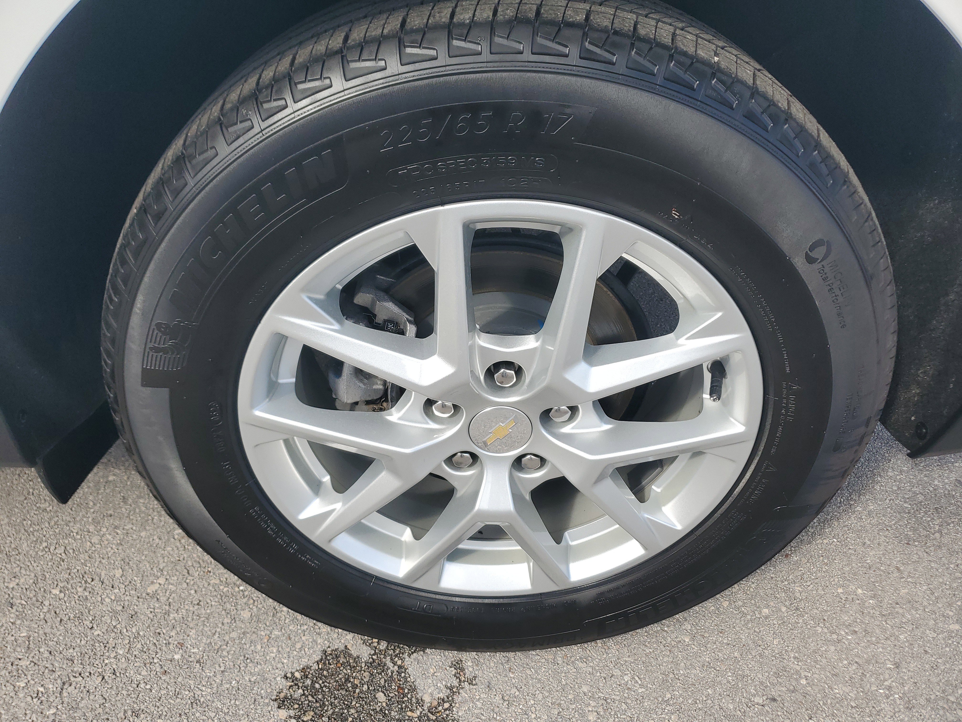 Used 2023 Chevrolet Equinox LT image 29