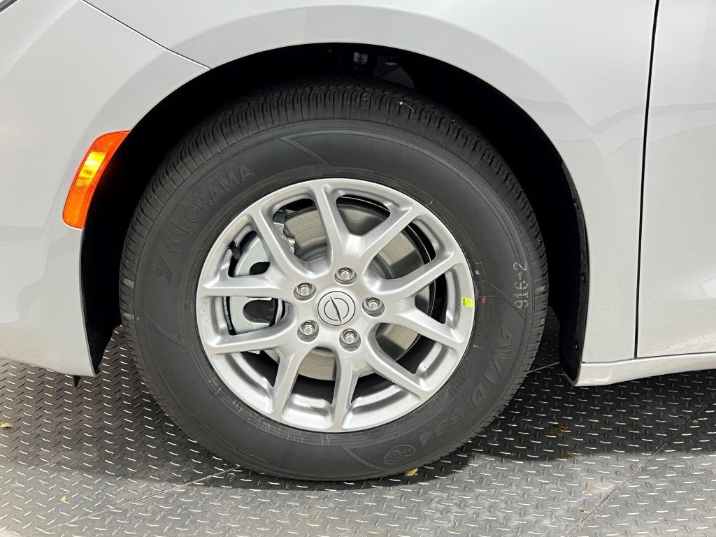 New 2026 Chrysler Voyager LX image 8