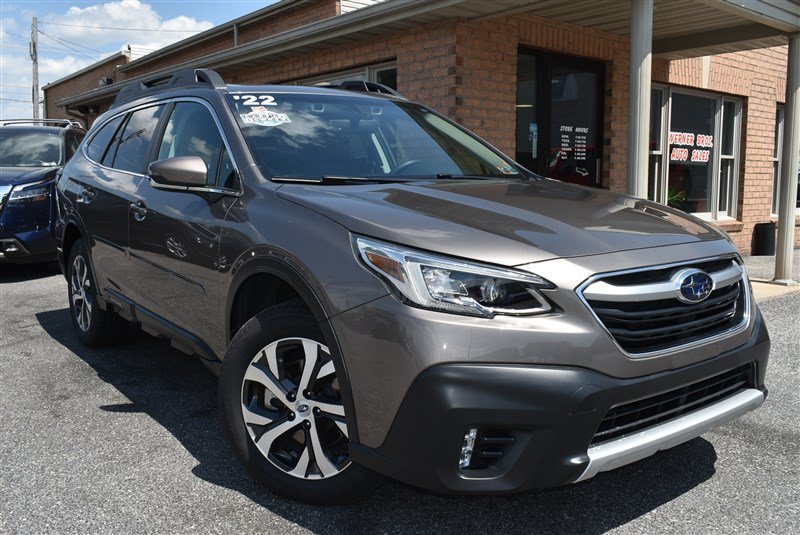 Used 2022 Subaru Outback Limited AWD/4WD image 1