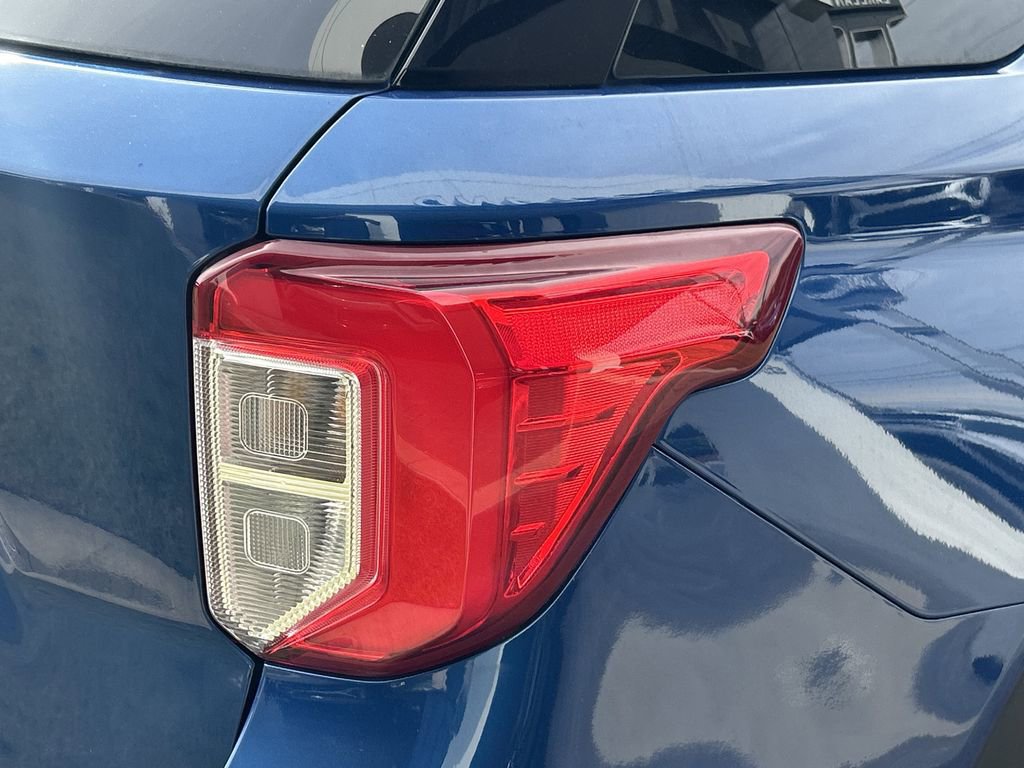 Used 2022 Ford Explorer Limited w/ Limited Technology Package image 9