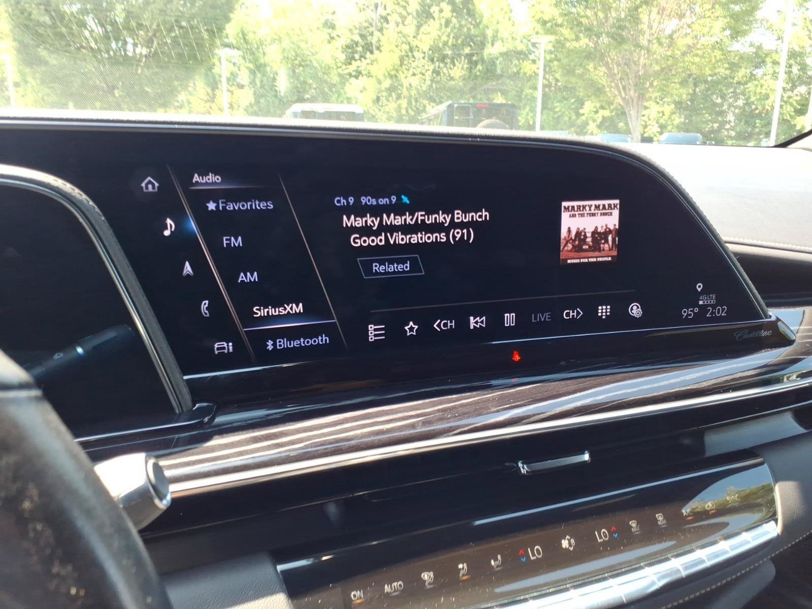 Used 2023 Cadillac Escalade ESV Sport AWD/4WD image 19