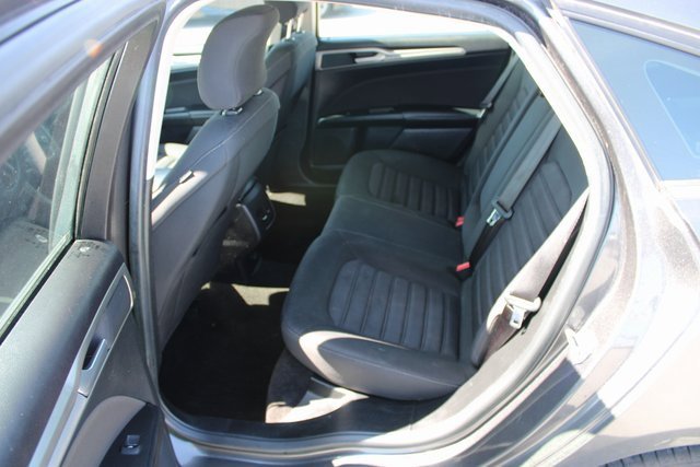 Used 2019 Ford Fusion SE image 14