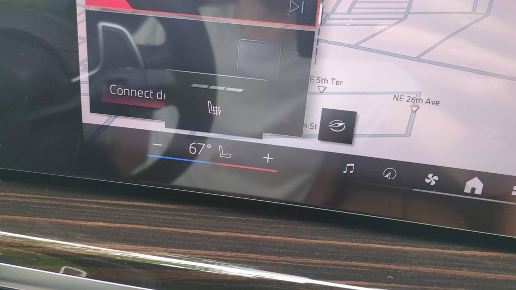 New 2026 BMW X5 xDrive50e image 30