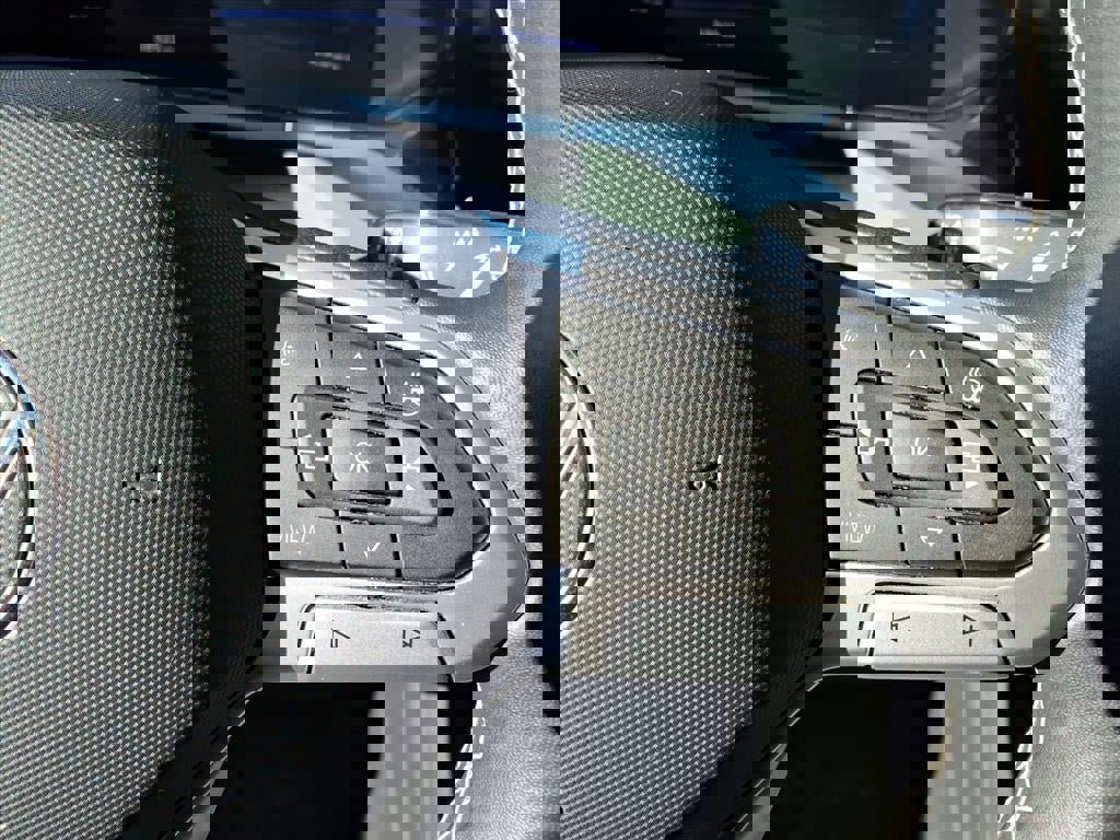 Used 2023 Volkswagen Taos SE image 10