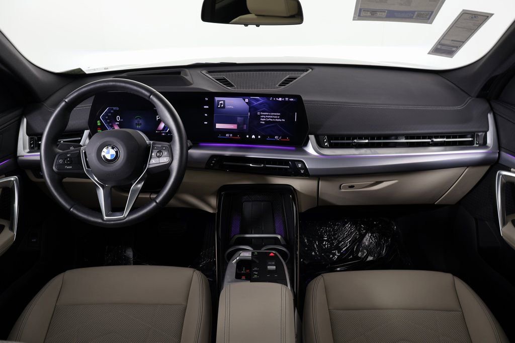 Certified 2025 BMW X2 xDrive28i w/ Technology Package image 8